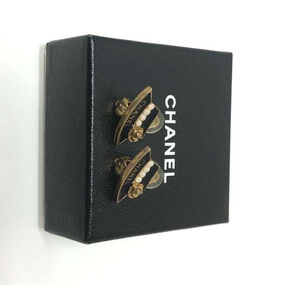 CHANEL Authentic Black Earrings